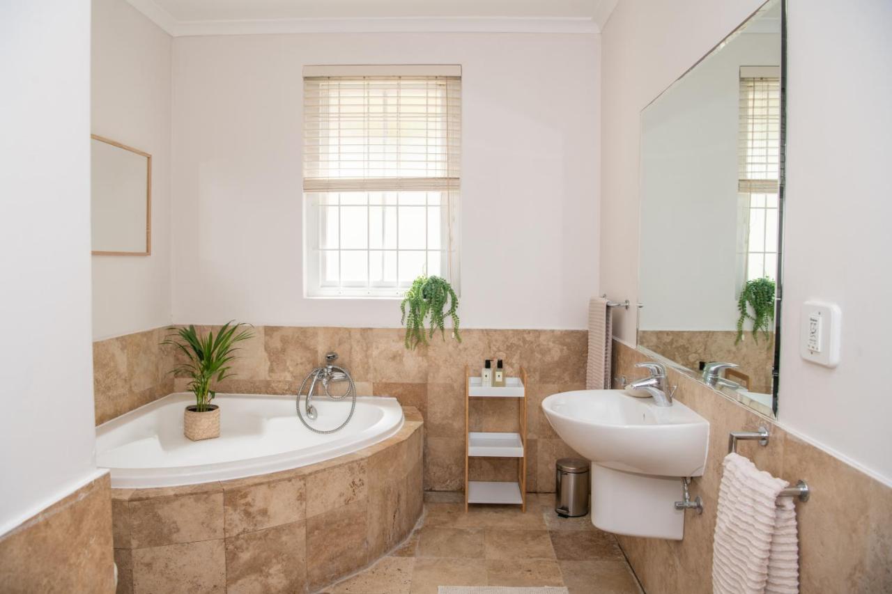 Camps Bay Guest Suite With Private Pool Cape Town Ngoại thất bức ảnh